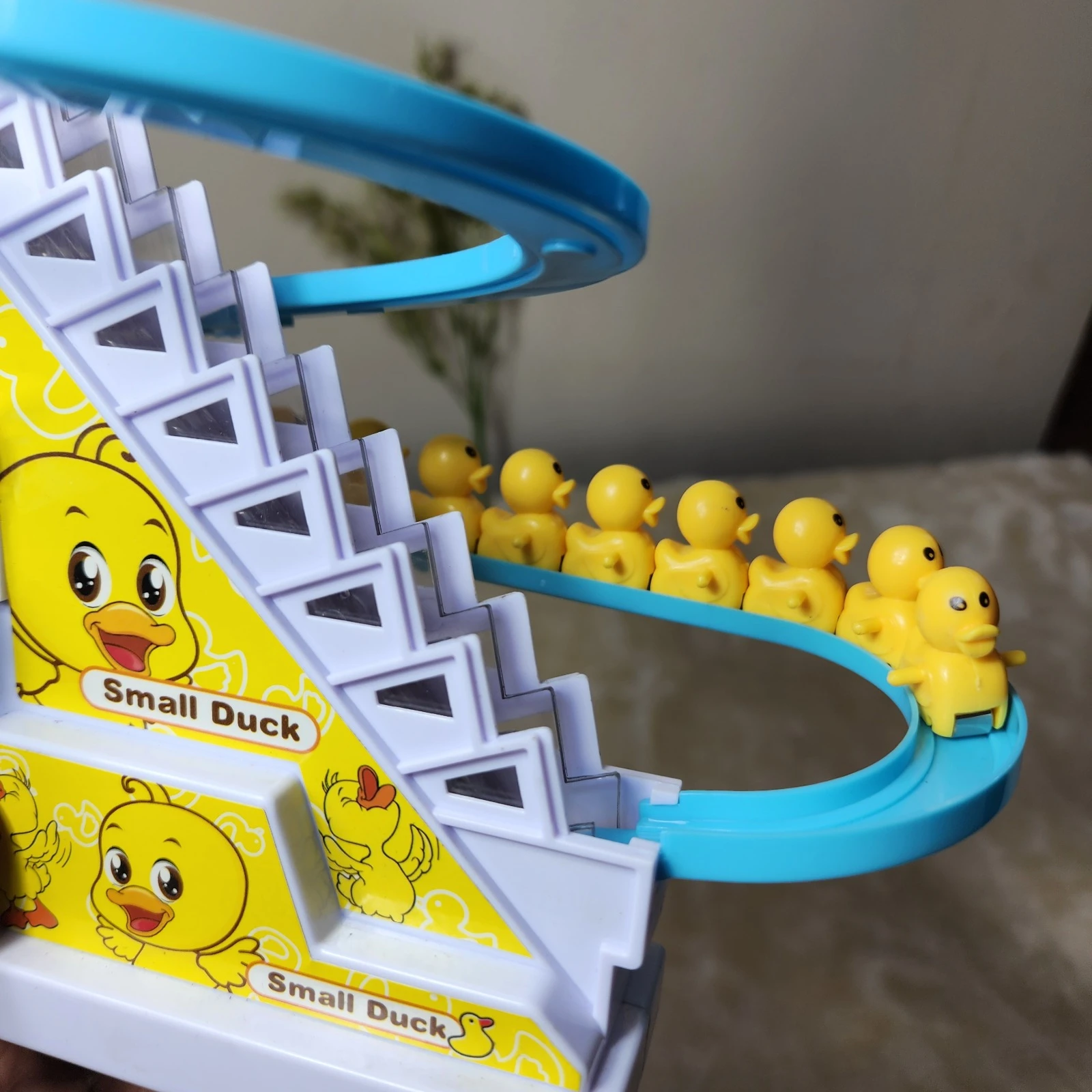 9 Piece Small Duck Climbing Rechargeable Version