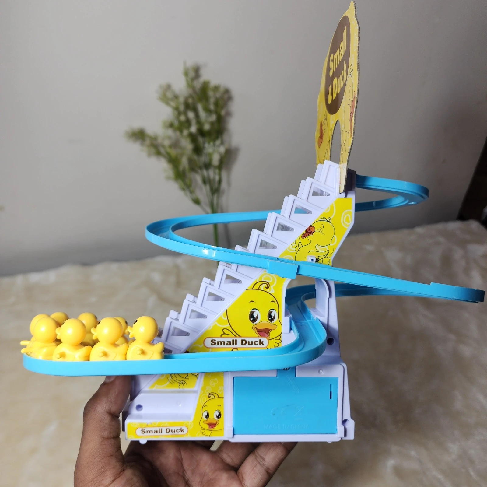 9 Piece Small Duck Climbing Battery Version
